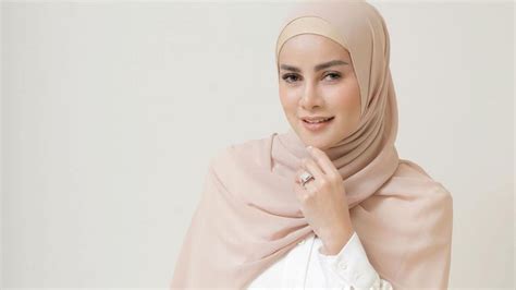 Potret Seksi Tanpa Hijab Beredar Di Medsos Olla Ramlan Pasrah Ya Sudah
