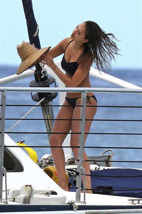 Jessica Alba In Bikini At A Boat In Hawaii HawtCelebs