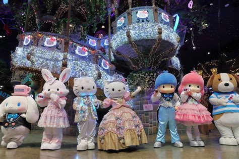 Sanrio Disneyland Feline Wonderland Hello Kitty Kawaii Japan