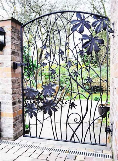 Many of our designs match our fence panels too, helping you to create a seamless and attractive garden boundary. 15 Decorative Metal Gate Design for Amazing First Impression