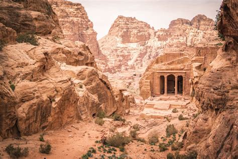 The Complete One Day Petra Guide Free Trail Map · Travel Surf Repeat