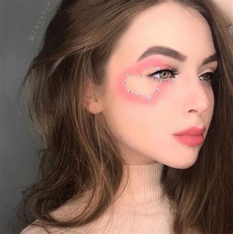 15 Maquillajes inspirados en San Valentín que harán palpitar tu corazón