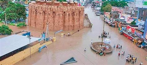 2009 Floods Haunt Andhras Kurnool As Tungabhadra Dam Gates Opened The