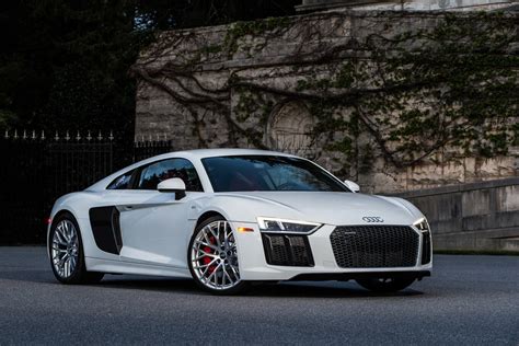 2017 Audi R8 V10 First Drive Review Running In The Shadows Motor Trend