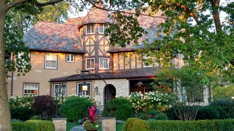 7 Best Bed And Breakfasts In Chicago