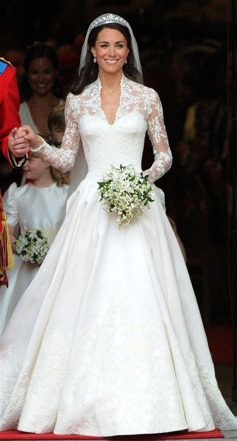 John kennedy jr and carolyn bessette. Kate Middleton stellt Brautkleid aus - Top Story | desired.de