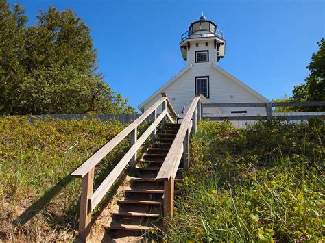 5 Michigan Lighthouses To Visit On Lighthouse Day Traverse Traveler