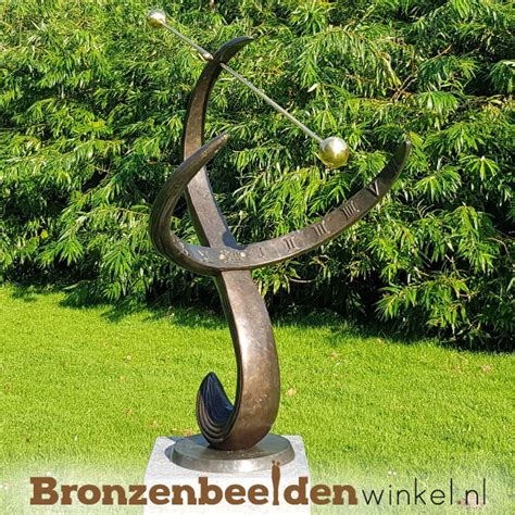 Zonnewijzers Kopen Op Sokkel Bronzen Zonnewijzer Tuin