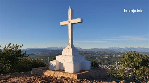 Prije 89 Godina Izgrađen Je Zavjetni Križ Jedan Od Simbola Međugorja