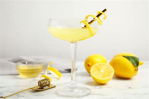 The Prohibition Era Bees Knees Cocktail Is Making A Comeback Wine
