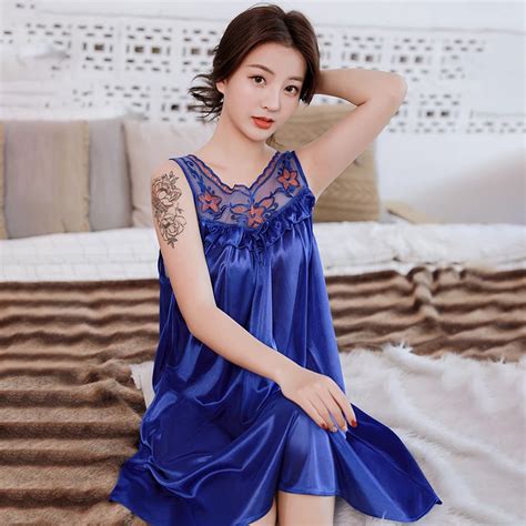 Sexy Silk Nightgown Dress Women Short Sleeves Satin Night Gown Women Plus Size Nightgowns