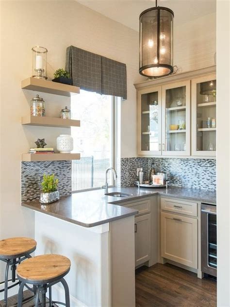 To dodge visual confusion, space should be zoned. Design and layout of square kitchen | Small kitchens with ...
