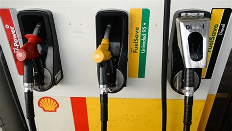 Pengumuman harga runcit produk petroleum (sen seliter) akan dibuat pada hari jumaat setiap. Harga Petrol RON95, RON 97 dan Diesel Turun 10 Sen Ogos 2015