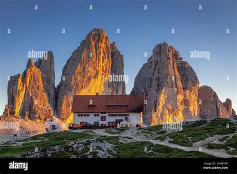 Dreizinnen Hut In Tre Cime At Sunset Dolomites Stock Photo Alamy