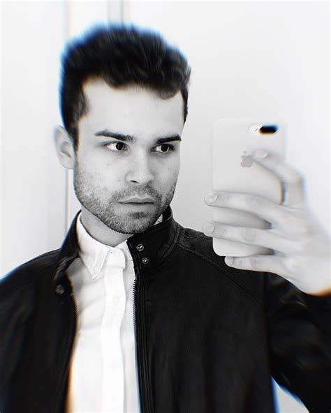 Selfie Aleatória Na Galeria 🤷🏻‍♂️ Instagram Selfie Freitas