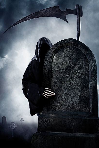 Grim Reaper Tombstone Scythe Cemetery Stock Photos Pictures And Royalty