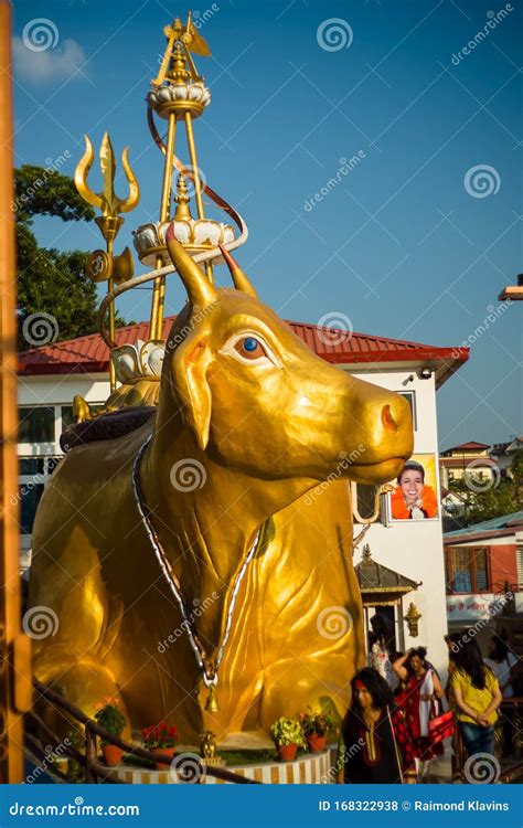 Hinduist Complex For Shiva God With Golden Nandi Bull Statue Editorial