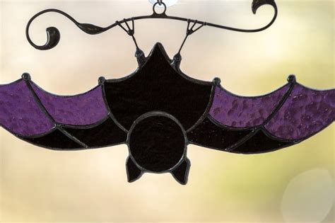 Bat Stained Glass Window Hangings Horror Decor Stained Glass Etsy Decoración De Terror