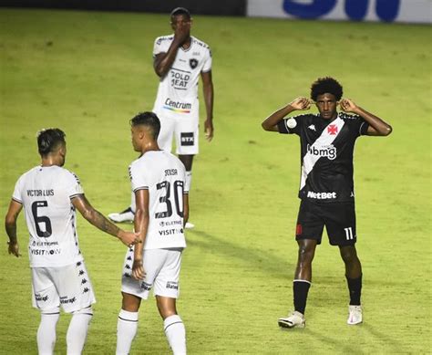 Botafogo de futebol e regatas. Rumo a série B , Botafogo perde de 3 x 0 para o Vasco ...