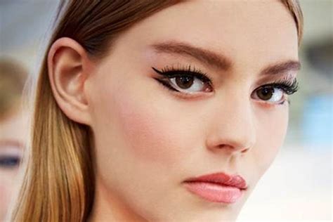 Find Out How To Recreate The Double Winged Eyeliner In A Few Simple Steps