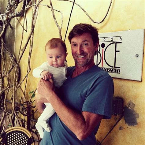 Wayne Gretzky Teaches Grandson Tatum How To Play Hockey Wayne Gretzky
