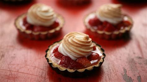 Tartaletas Individuales De Fresa Y Merengue Strawberry Meringue Tarts