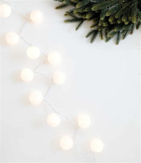 These Diy Christmas Lights Look Like Snowballs Diy Christmas Lights