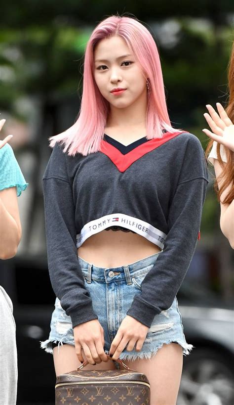 Click For Full Resolution 190816 Itzy Ryujin On The Way To Music Bank