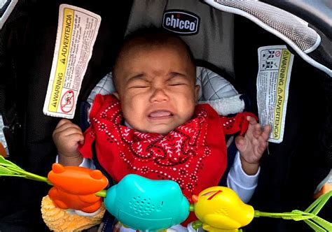 8 Working Ideas To Stop Baby From Crying In The Car Seat