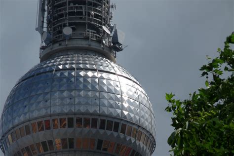 Berliner Fernsehturm De Wraak Van De Paus Ijzeren Gordijn