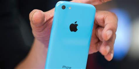 Apple Cuts Orders For Iphone 5c Suggesting Many Arent Buying It