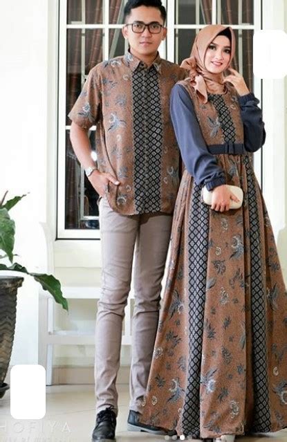 Dari segi pola, gamis termasuk baju sederhana, namun harus tetap diperhatikan. 50+ Koleksi Model Baju Gamis Batik Kombinasi Kain Polos ...