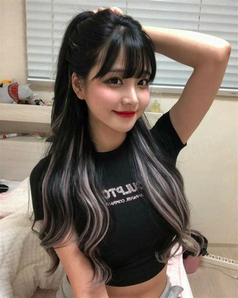 pin by 15 007x x ll on ᴜʟᴢᴢᴀɴɢ 爱 in 2020 hair inspo color hair color streaks korean hair color