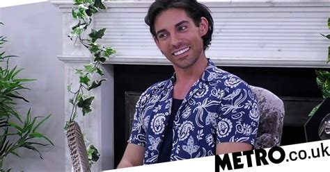 It began broadcasting on 29 august 2016 on e4, with the first series having 15 episodes. Celebs Go Dating's Tom Read Wilson recalls nightmare date ...