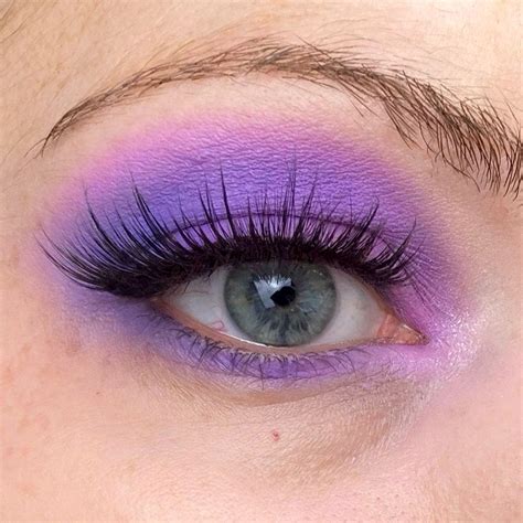 Lila Augenmakeup In 2023 Buntes Augen Make Up Make Up Augen Schminkzeug