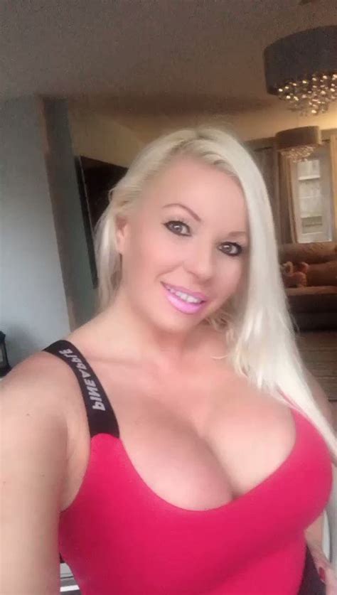 Michelle Thorne 🔞🇬🇧 On Twitter Who Wants To Come To My Fan Day You Ve Got To Sub To My Only