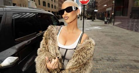 amber rose once proudly shared m sturbation is the key to her perfect skin i m sturbate at