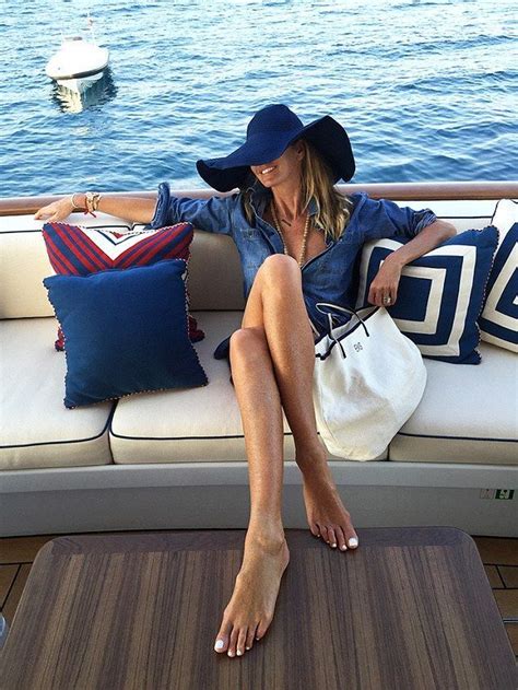 Elle Macpherson Flaunts Incredible Bikini Body On Board Her Mega Yacht Artofit