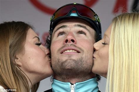 Mark Cavendish Wins In Belgium On Successful Weekend For British Cycling Daily Mail Online