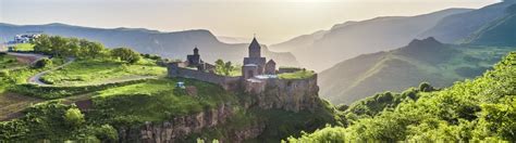 Der artikel wird gebraucht, wenn „armenien in einer bestimmten qualität, zu einem bestimmten zeitpunkt oder zeitabschnitt als subjekt oder objekt im satz steht. Unentdecktes Armenien - die mystische Perle im Kaukasus ...
