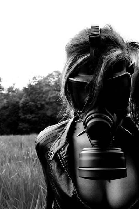 Pin By Гру On Good Photographu Gru Gas Mask Girl Gas Mask Art Gas