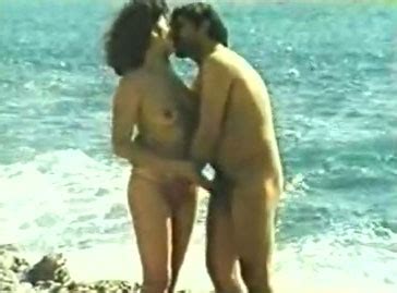 Amateur Couple Making Love On The Beach Reality Sex Video Mylust