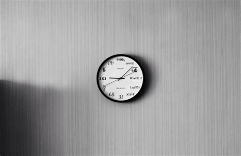 무료 이미지 손목 시계 검정색과 흰색 화이트 시각 번호 검은 단색화 원 벽 시계 상표 모양 흑백 사진