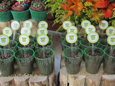 Looking for more free party printable and birthday party ideas? shrek kids party sweets | Shrek Party | Pinterest | Shrek ...