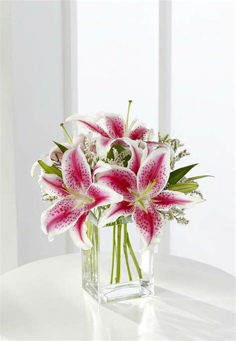 Lilies Vase Arrangement Lily Flower Arrangements Flower Arrangements
