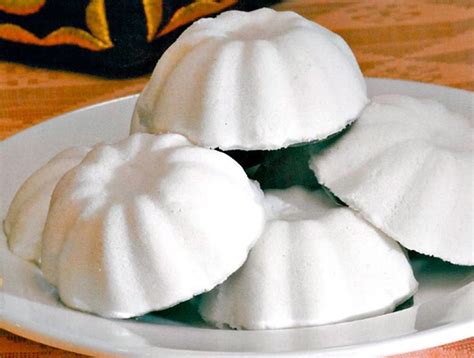 Griskan acuan putu dgn sedikit minyak. Resepi Beberapa Jenis Kuih Putu Yang Ramai Penggemarnya ...