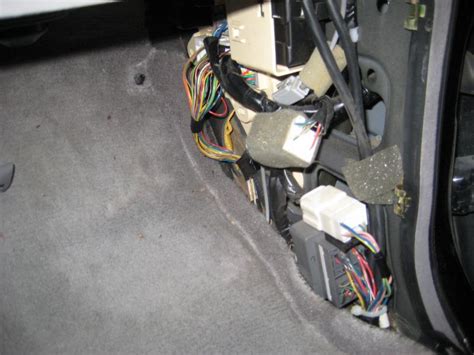 Take the key out from the trunk. Need to find reverse wire for back up camera | IH8MUD Forum