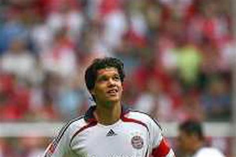 Michael ballack is a german former professional footballer. Michael Ballack til Chelsea á morgun