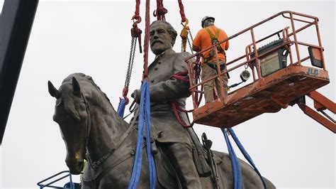1887 Time Capsule Unearthed Below Robert E Lee Statue