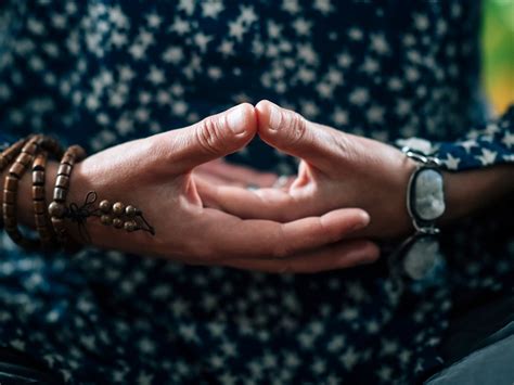 What Is Dhyana Mudra Gesture Of Meditation Steps And Benefits